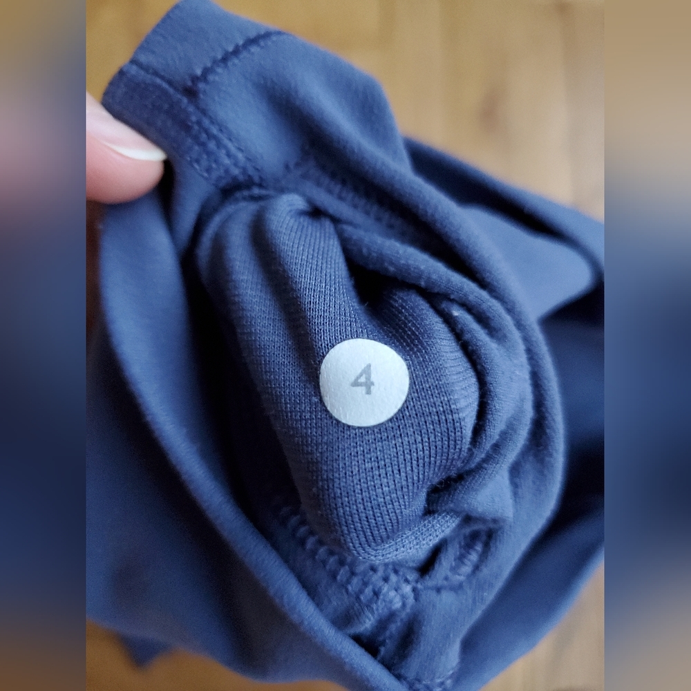 CLOSING JUNE 11!! RARE GREYVY Lululemon Align Crop - Picture 9 of 10